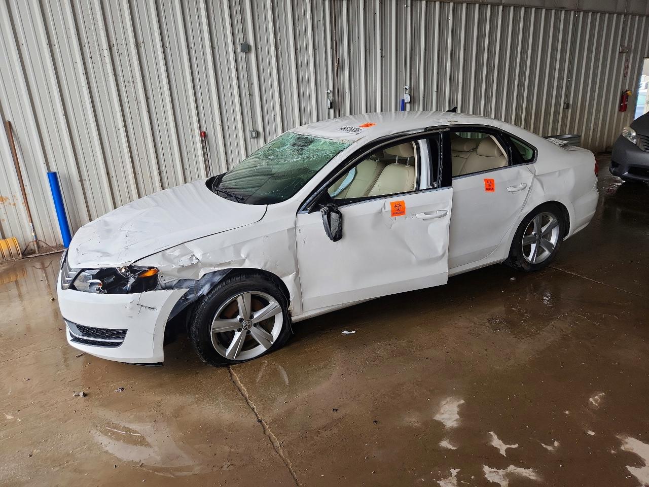 2015 Volkswagen Passat SE, VIN 1VWBS7A34FC023662 — Rollover