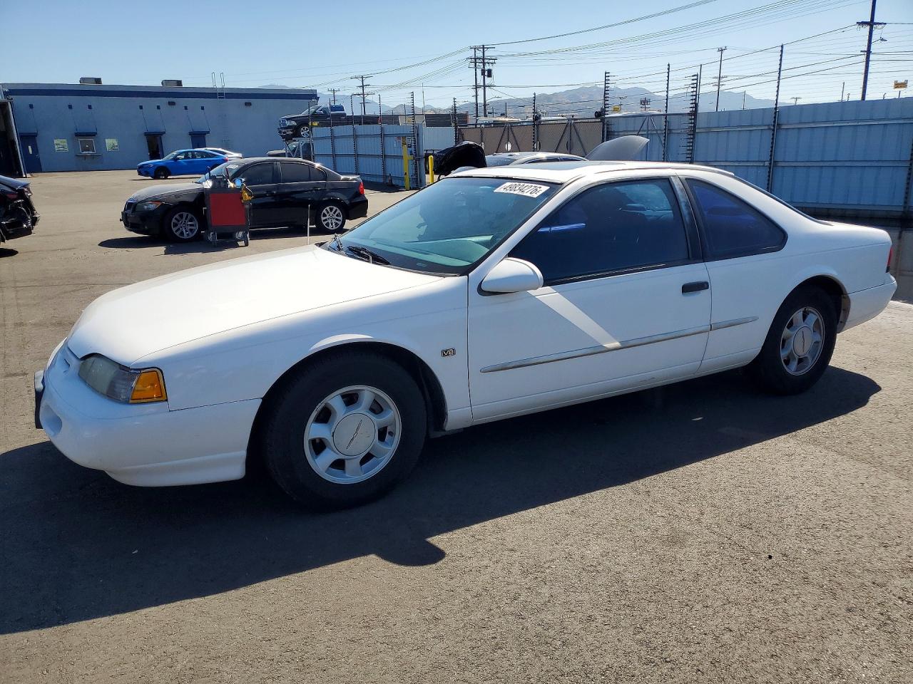 1995 Ford Thunderbird LX, VIN 1FALP62W2SH200045 — Front end