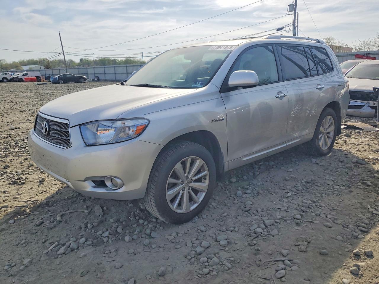 2009 Toyota Highlander Limited, VIN JTEEW44A092027761 — Side