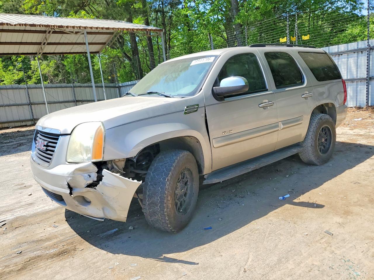 2007 GMC Yukon SLE, VIN 1GKFK13037J212163 — Front end