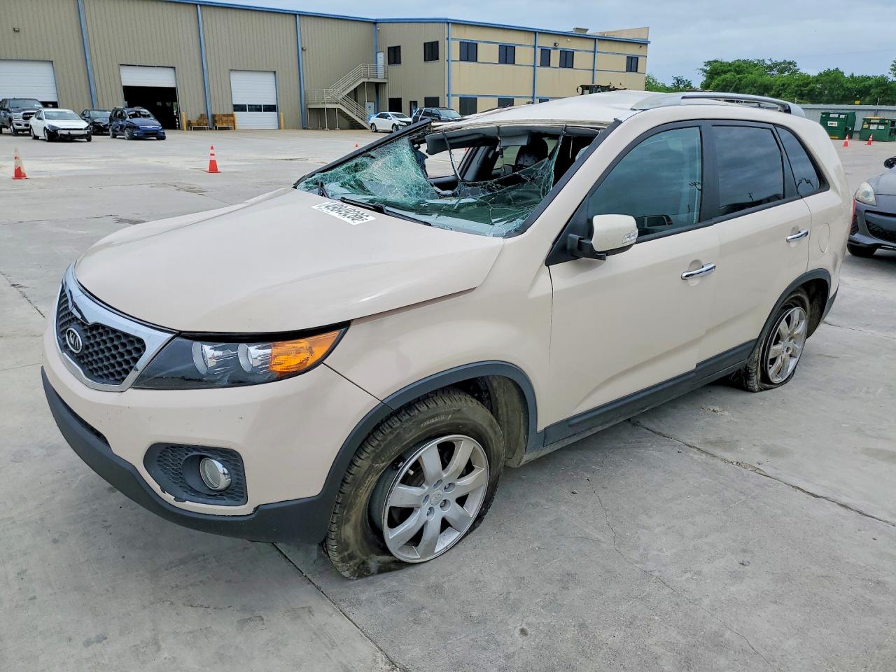2012 Kia Sorento LX, VIN 5XYKT4A65CG205984 — Опрокидывание