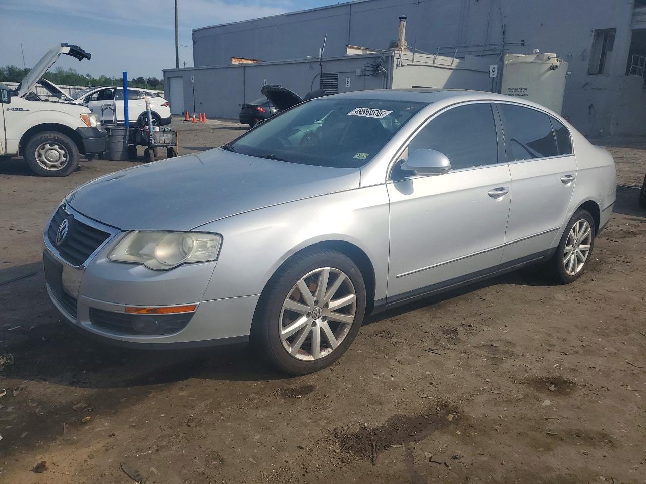 2010 Volkswagen Passat Komfort, VIN WVWJK7AN5AE139790 — Мелкие вмятины и царапины