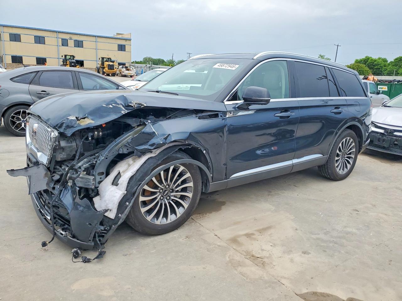 2022 Lincoln Aviator Reserve, VIN 5LM5J7WC0NGL12128 — Front end