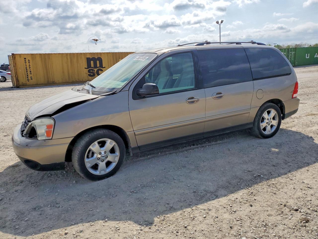 2004 Ford Freestar SES, VIN 2FMZA57694BA77994 — Front end