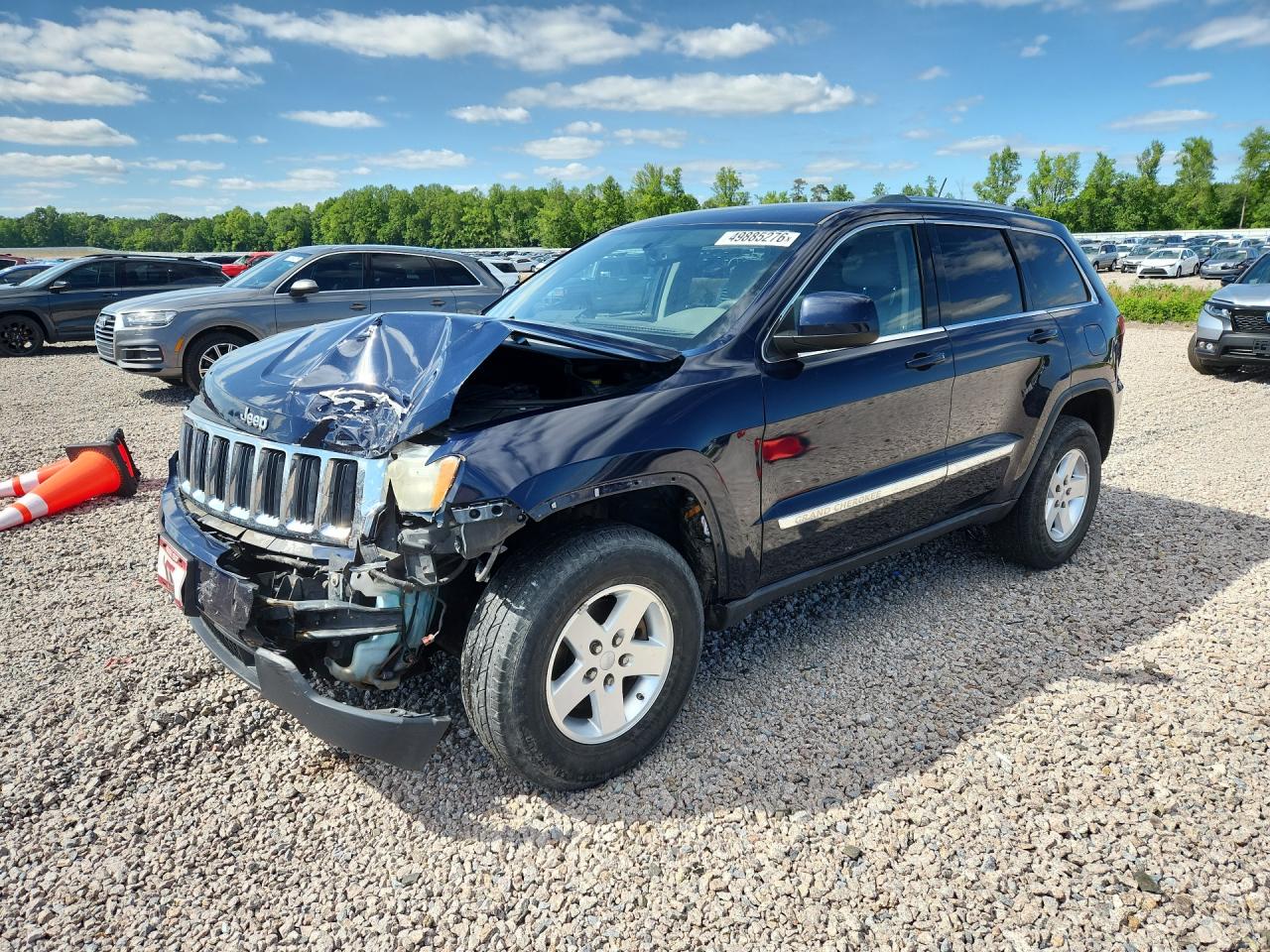 2012 Jeep Grand Cherokee Laredo, VIN 1C4RJFAG9CC332640 — Front end