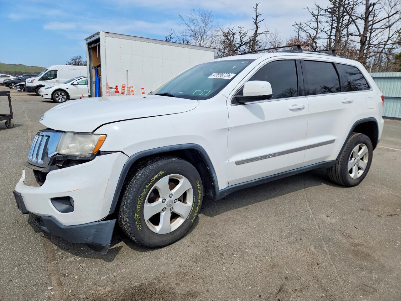 2013 Jeep Grand Cherokee Laredo, VIN 1C4RJFAG1DC605331 — Front end