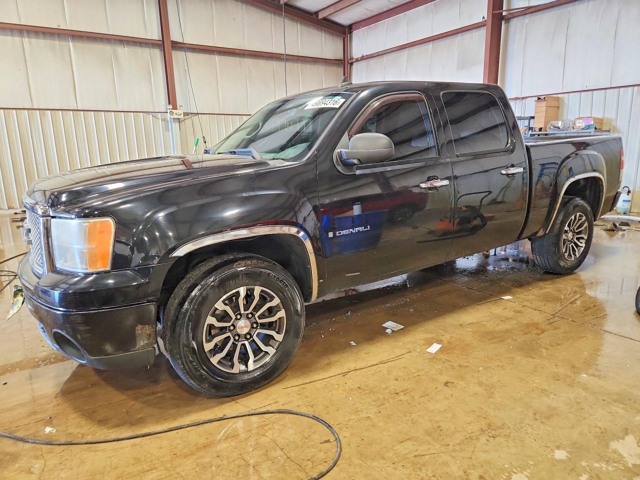 2008 GMC Sierra Denali, VIN 2GTEK638081319015 — Front end