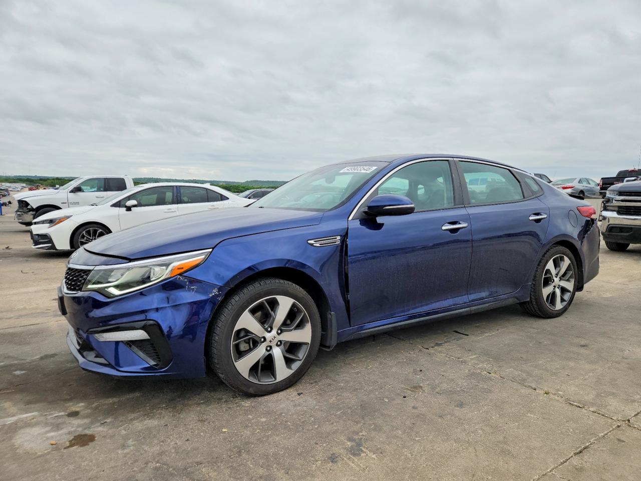 2019 Kia Optima S, VIN 5XXGT4L35KG319768 — Front end