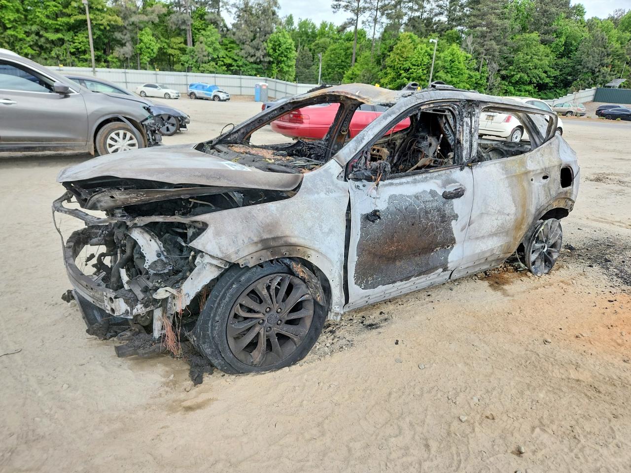 2020 Buick Encore GX Essence, VIN KL4MMGSL1LB110600 — Engine fire