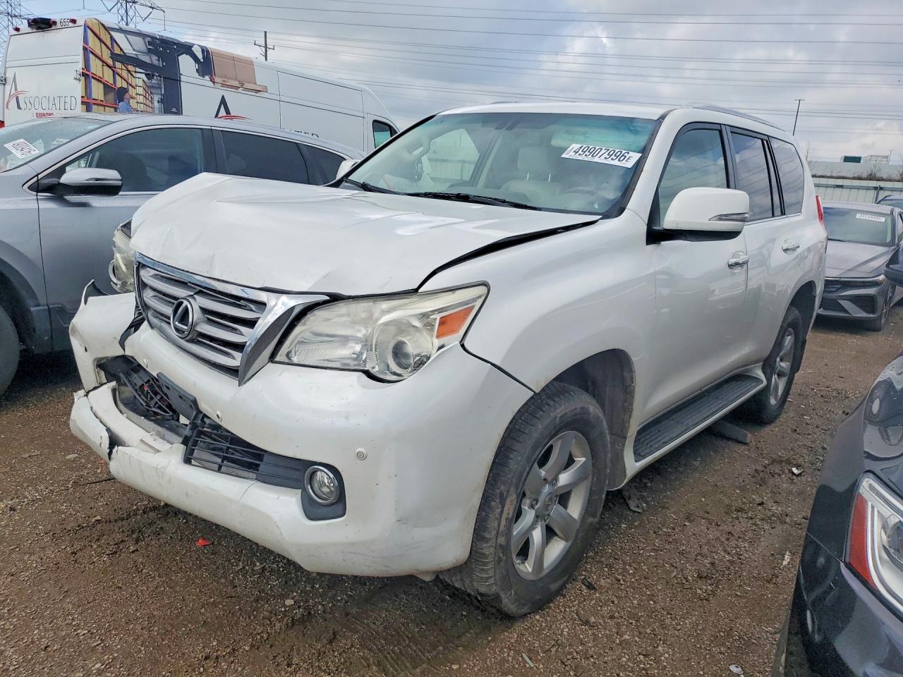 2011 Lexus GX 460, VIN JTJBM7FX9B5035018 — Front end