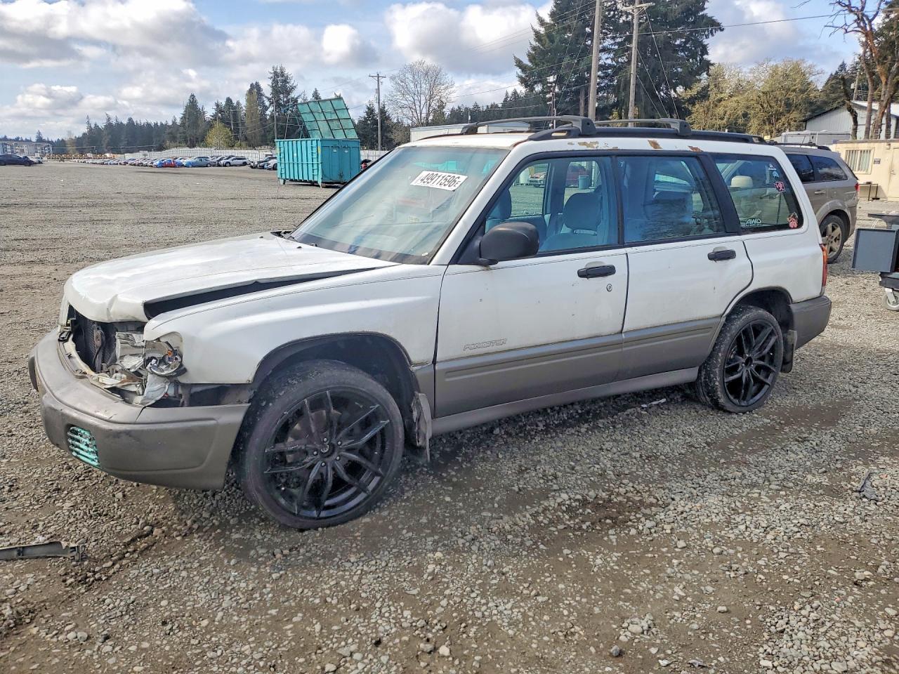 1998 Subaru Forester S, VIN JF1SF6550WH773632 — Front end