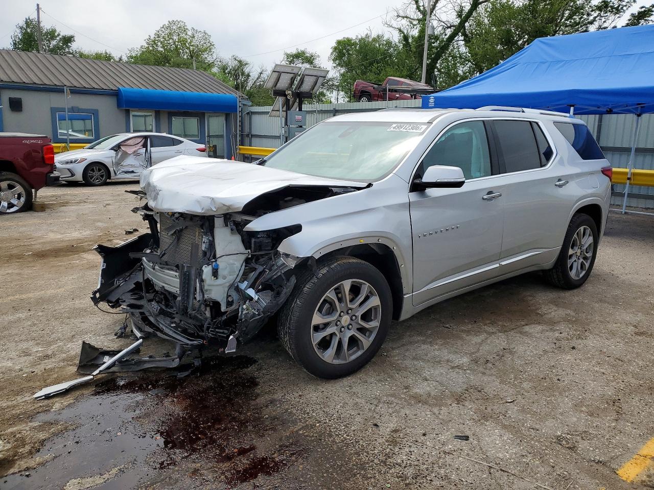 2018 Chevrolet Traverse Premier, VIN 1GNERKKW8JJ115389 — Front end