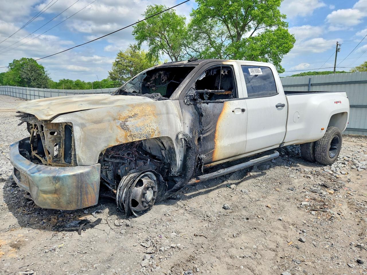 2016 Chevrolet Silverado 3500HD Work Truck, VIN 1GC4KYC86GF219905 — Engine fire