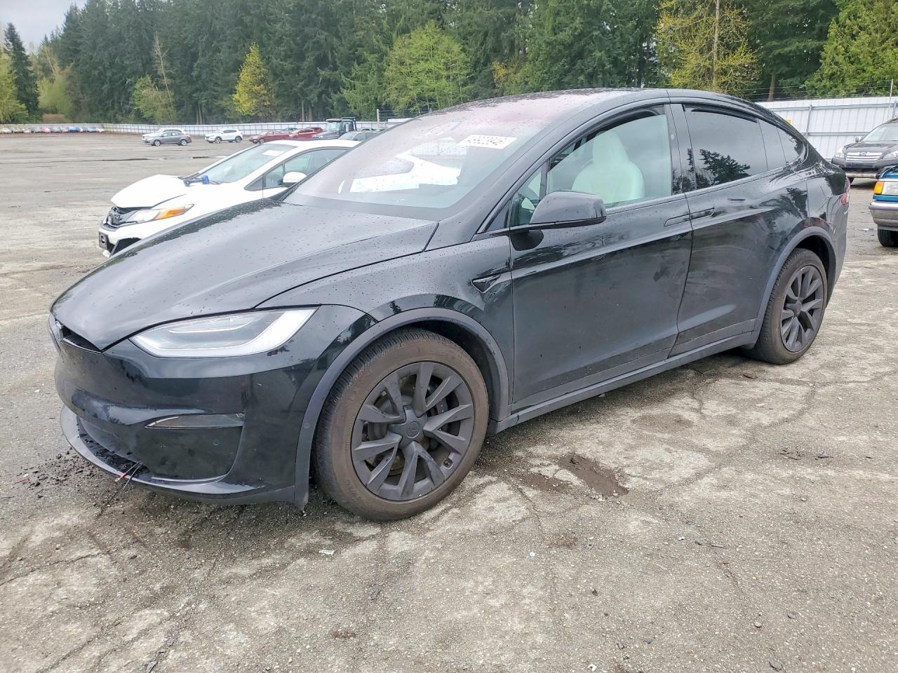 2021 Tesla Model X Long Range, VIN 5YJXCBE58MF326805 — Front end