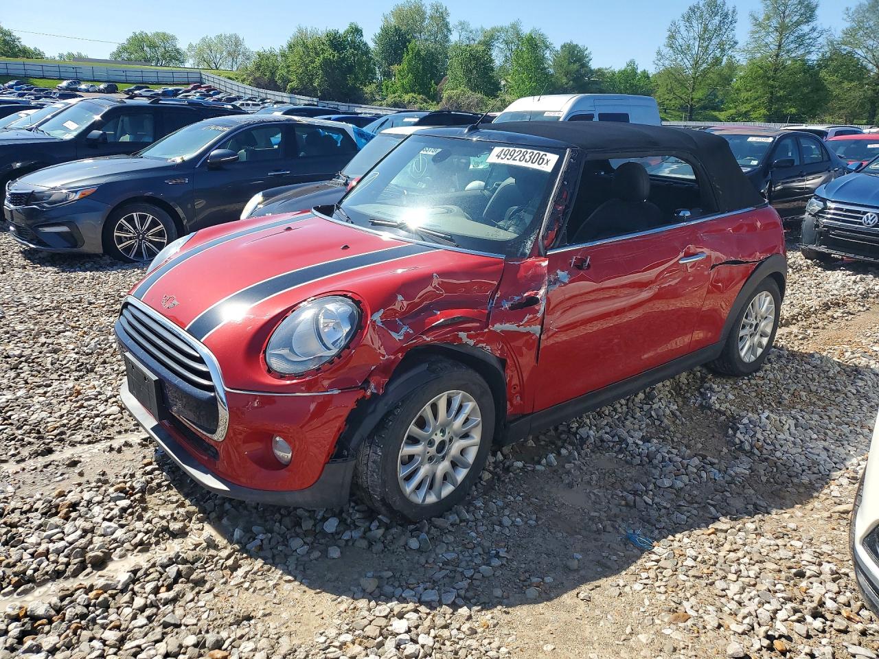 2016 MINI Convertible, VIN WMWWG5C58G3A83275 — Перед