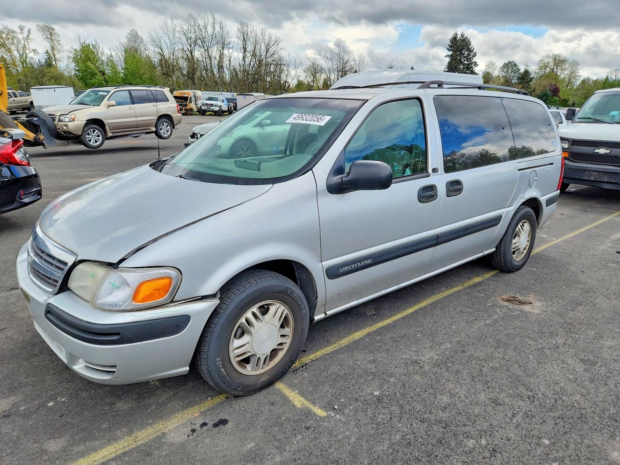 2003 Chevrolet Venture 1SA, VIN 1GNDX03E73D293534 — Front end