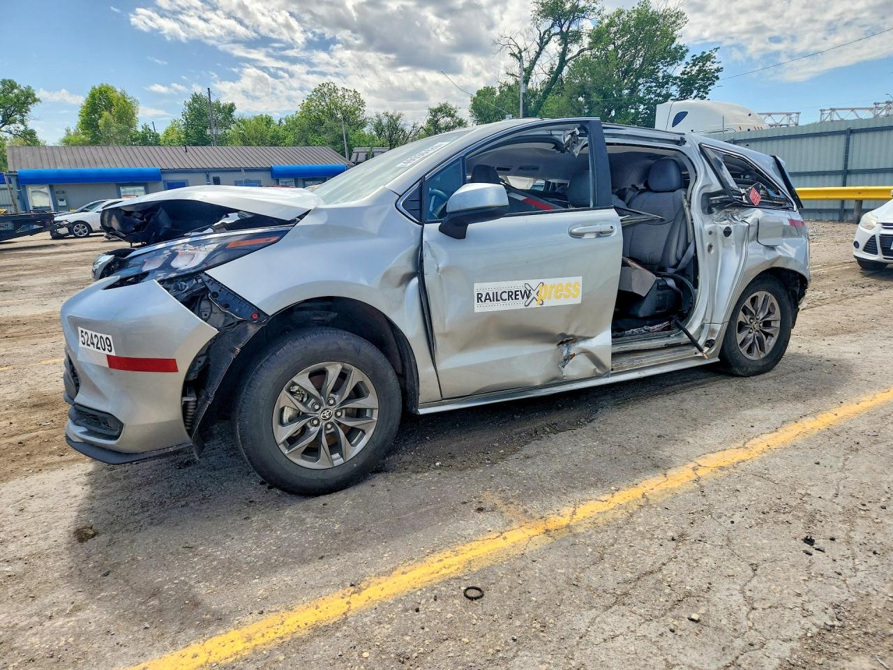 2024 Toyota Sienna LE, VIN 5TDKSKFC3RS140361 — All over