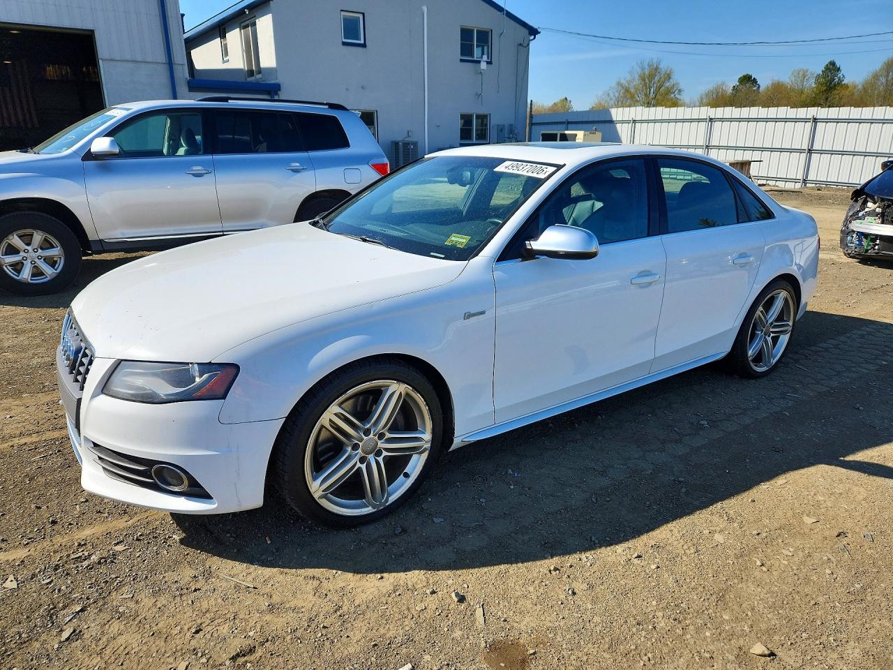 2011 Audi S4 Premium Plus, VIN WAUBGAFL7BA109867 — Мелкие вмятины и царапины