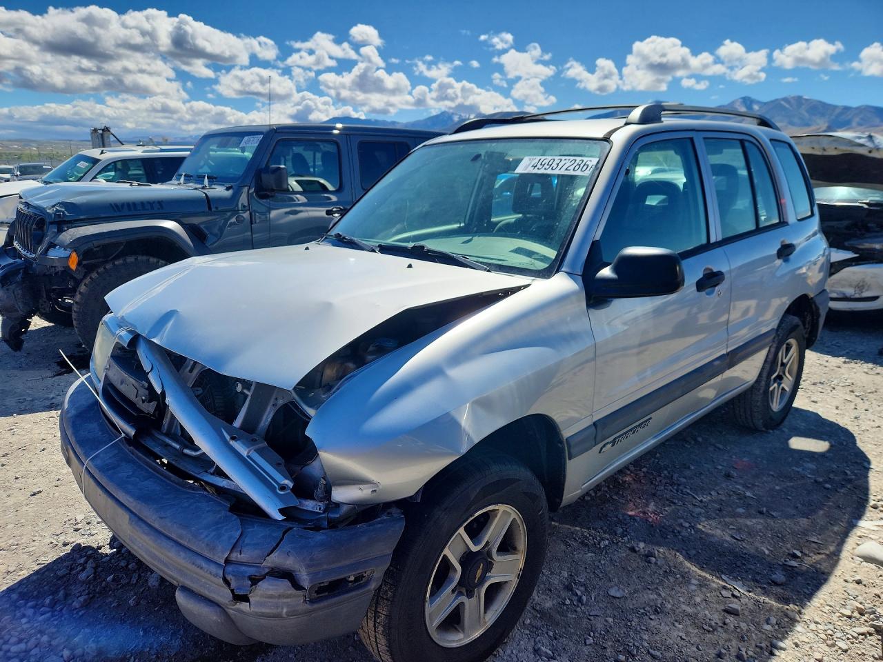 2002 Chevrolet Tracker, VIN 2CNBJ13CX26915686 — Front end
