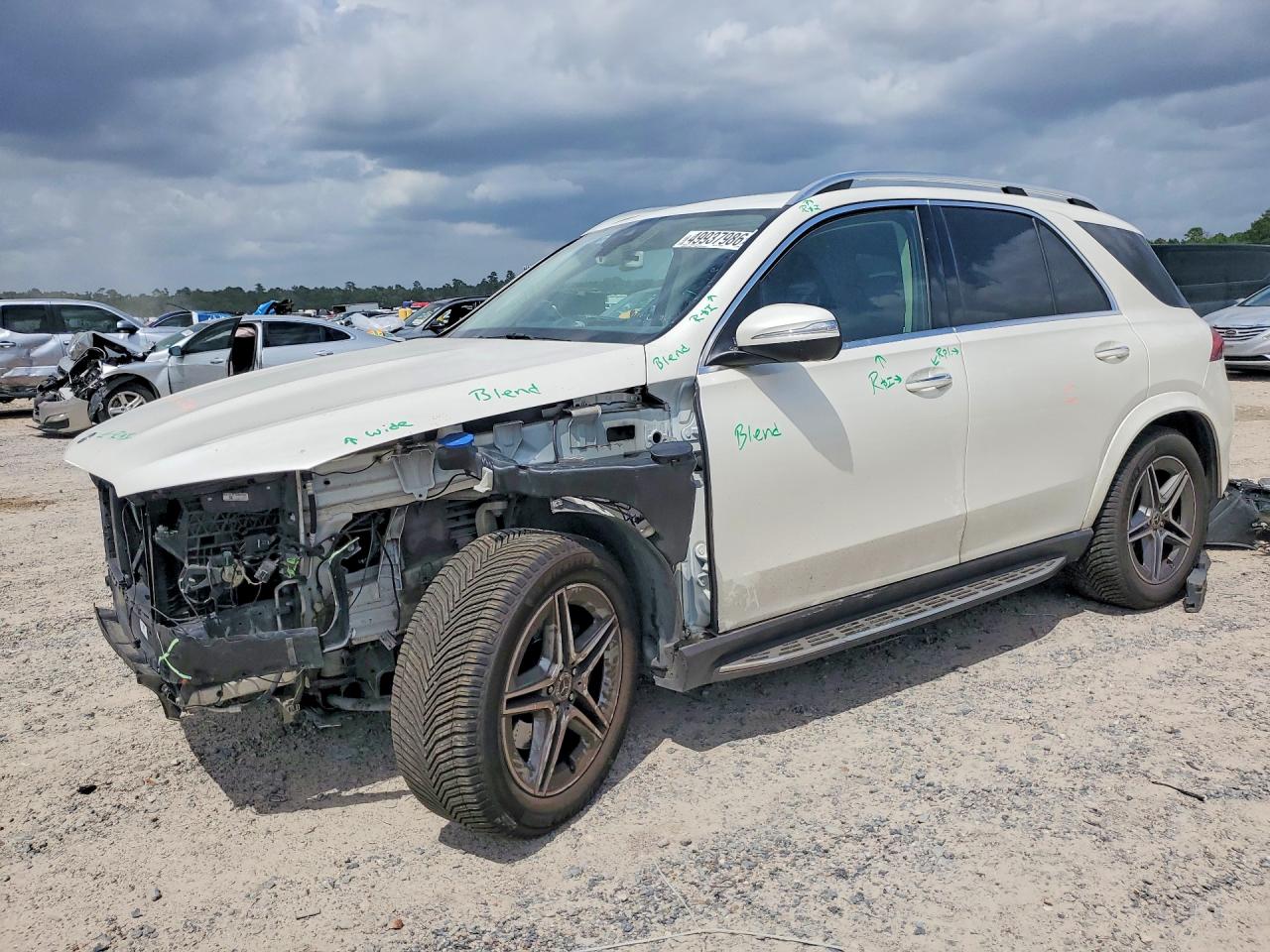 2020 Mercedes-Benz GLE 350, VIN 4JGFB4KB7LA104599 — Front end