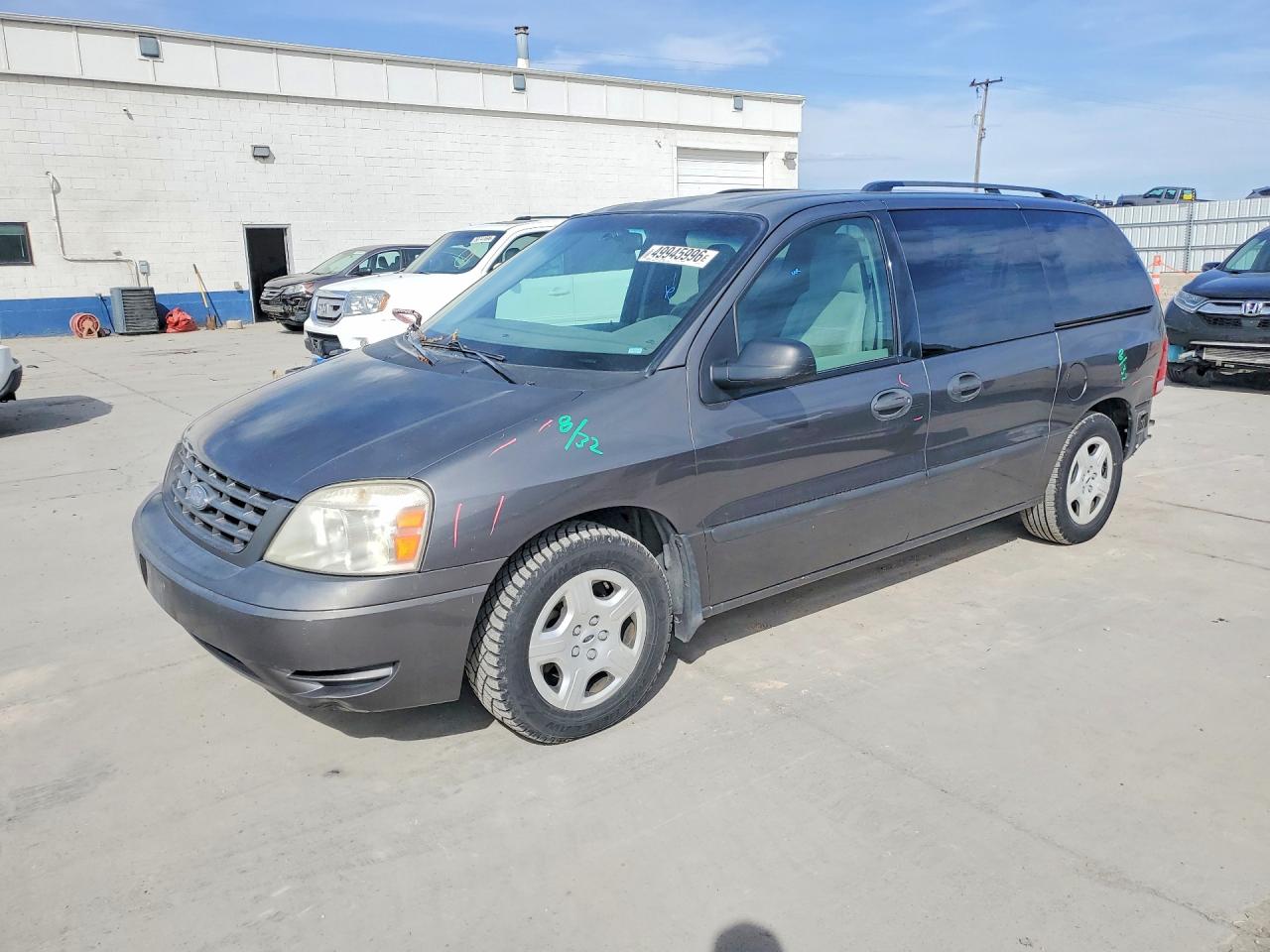 2005 Ford Freestar SE, VIN 2FMZA51685BA32992 — Rear end