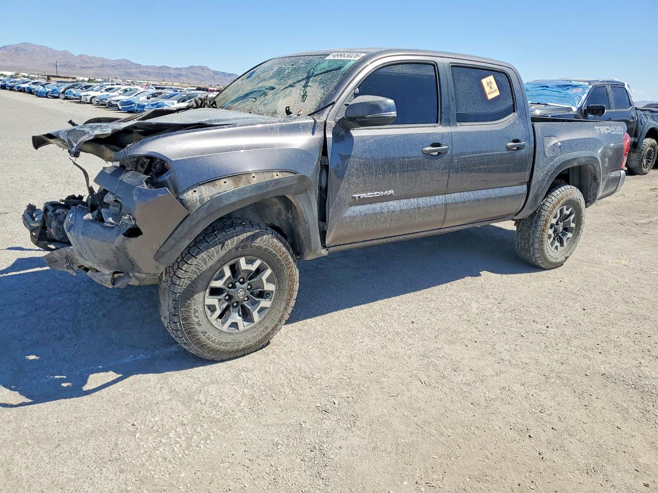 2017 Toyota Tacoma SR5, VIN 5TFCZ5AN1HX115123 — Перед