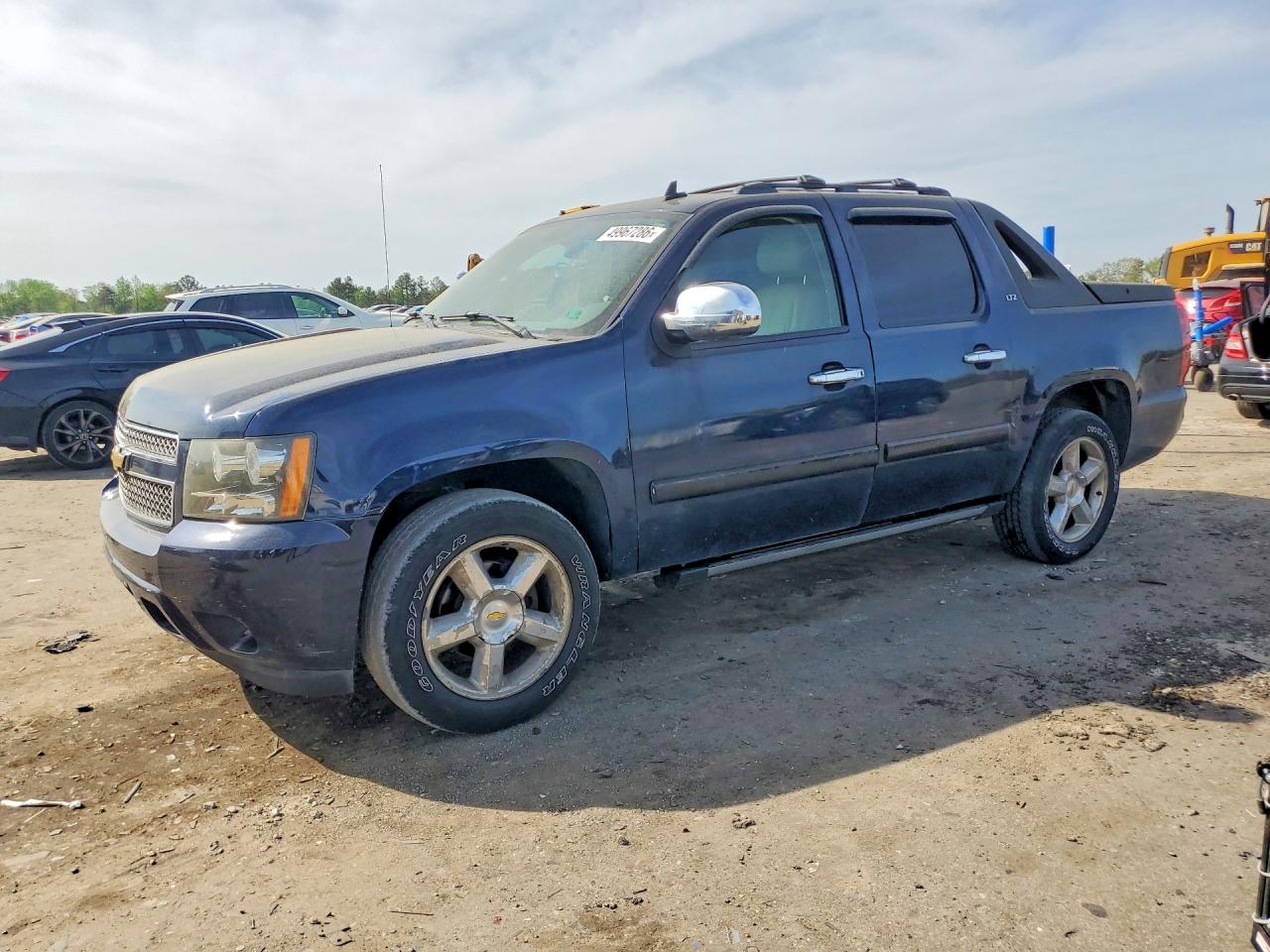 2007 Chevrolet Avalanche 3LT, VIN 3GNEC12077G296860 — Side