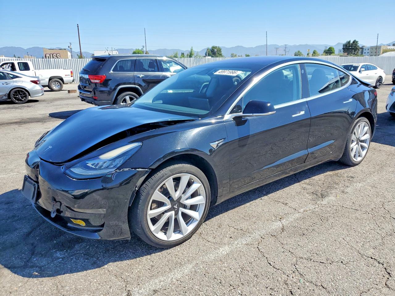 2017 Tesla Model 3 Standard, VIN 5YJ3E1EA6HF000846 — Перед