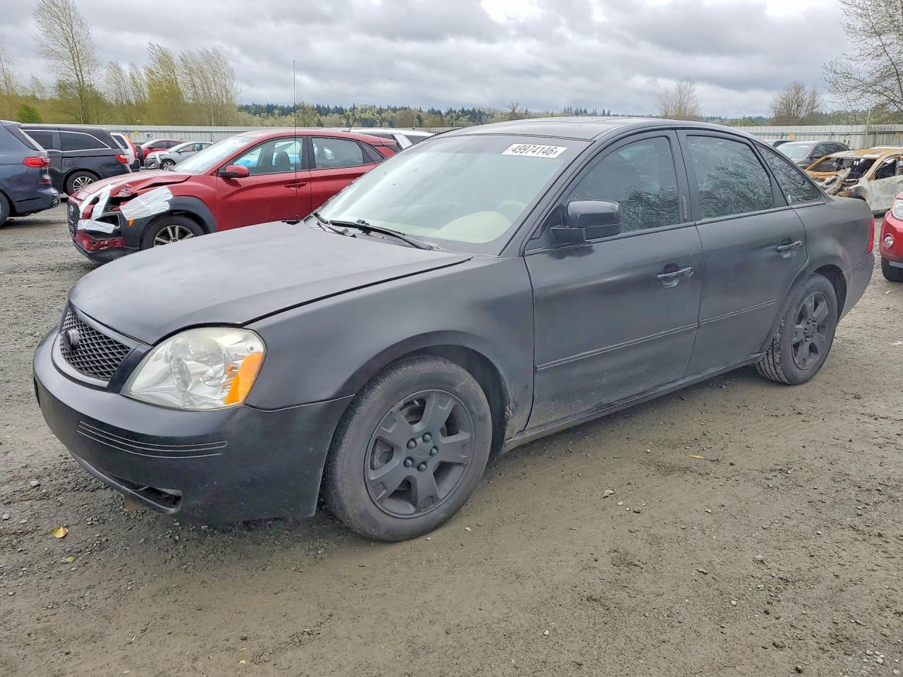 2005 Ford Five Hundred SEL, VIN 1FAFP24195G188817 — Front end