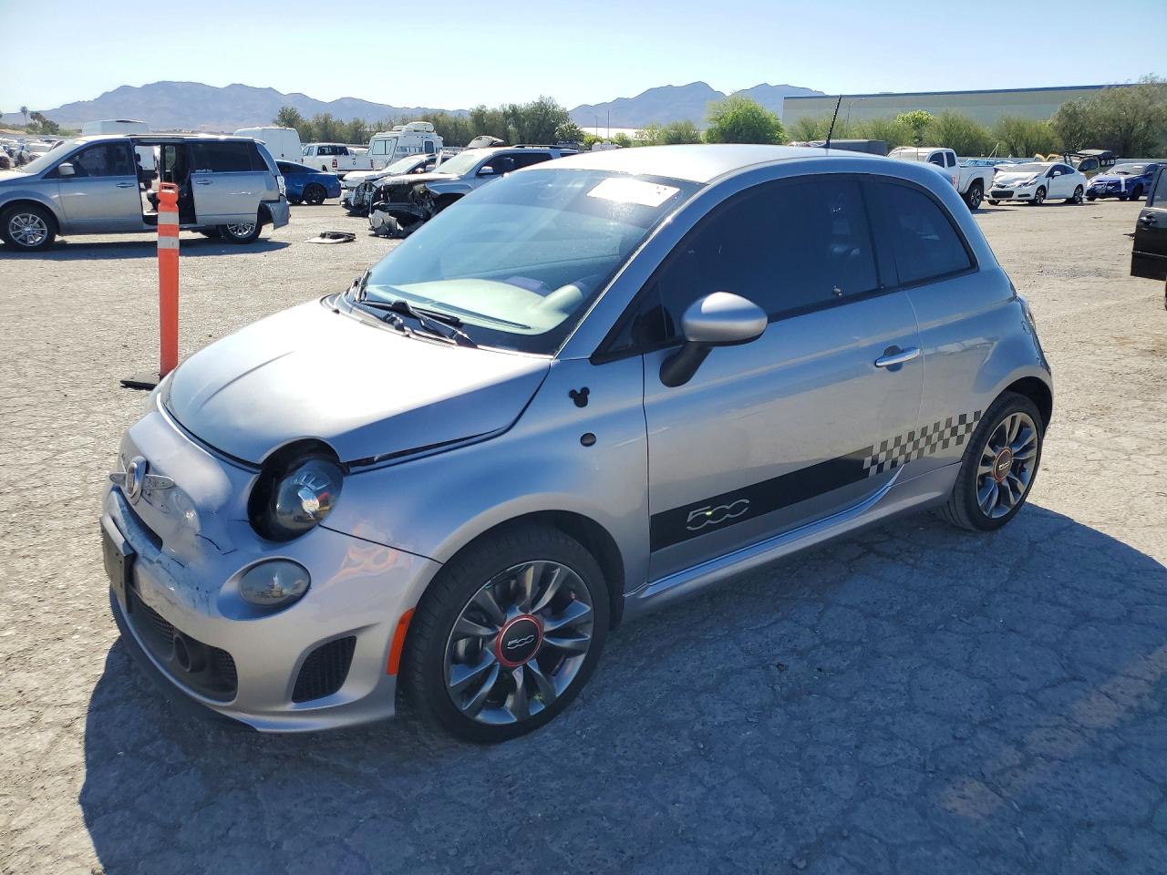 2018 FIAT 500 Pop, VIN 3C3CFFKH8JT377640 — Перед