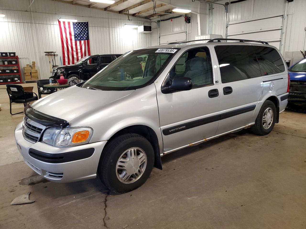 2002 Chevrolet Venture Plus 1SB, VIN 1GNDX03E82D197409 — Engine fire