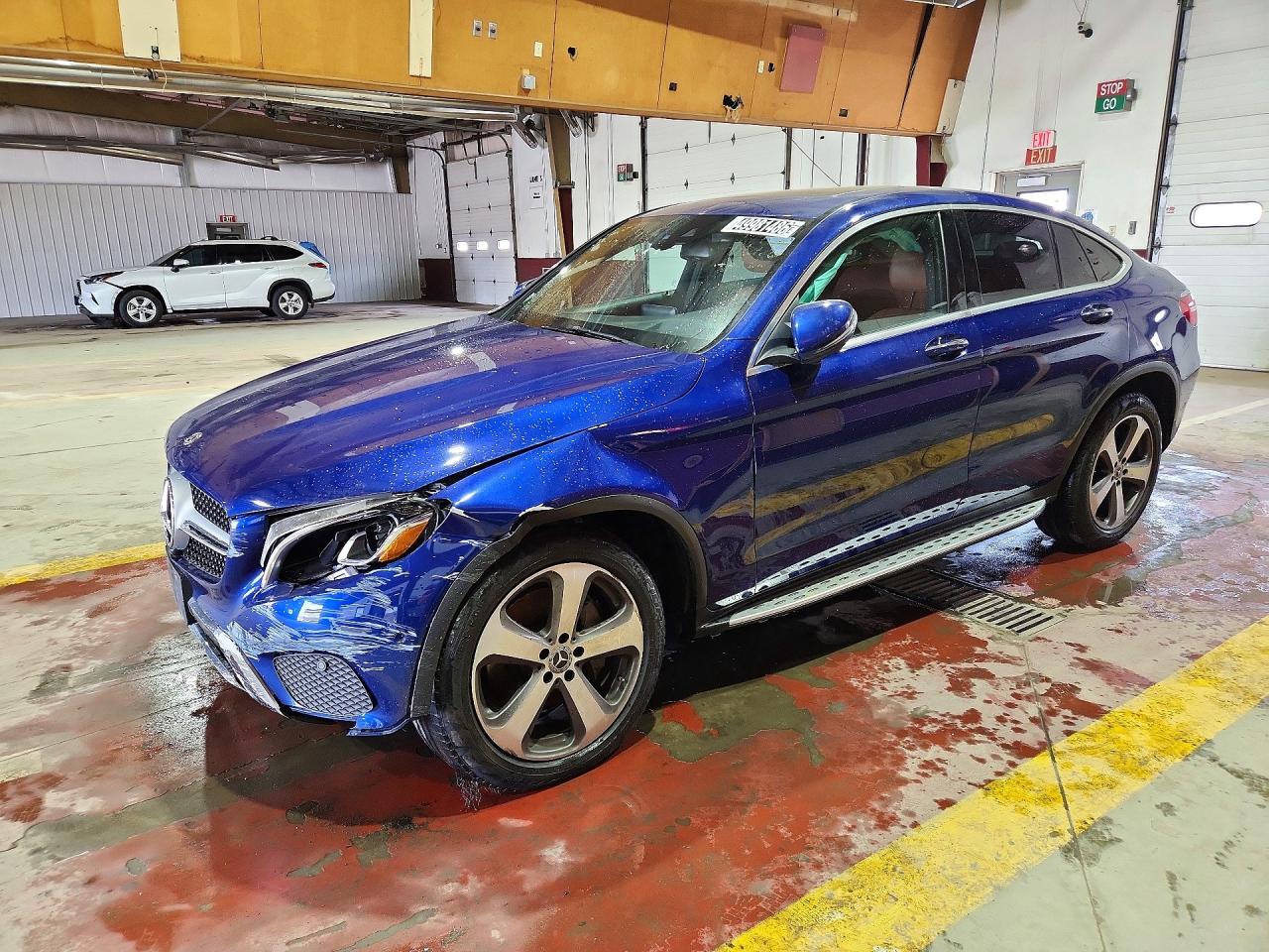 2019 Mercedes-Benz GLC 300, VIN WDC0J4KB6KF634488 — Front end