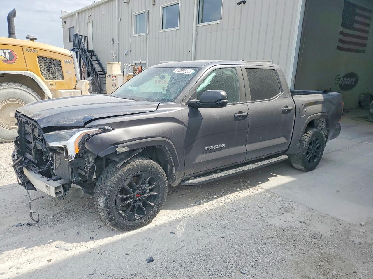 2024 Toyota Tundra SR5, VIN 5TFLA5DB8RX159453 — Перед