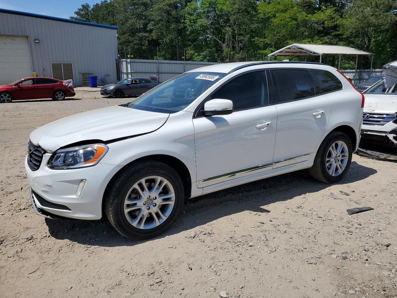 2015 Volvo XC60 T5 Drive-E, VIN YV440MDJ1F2680755 — Front end