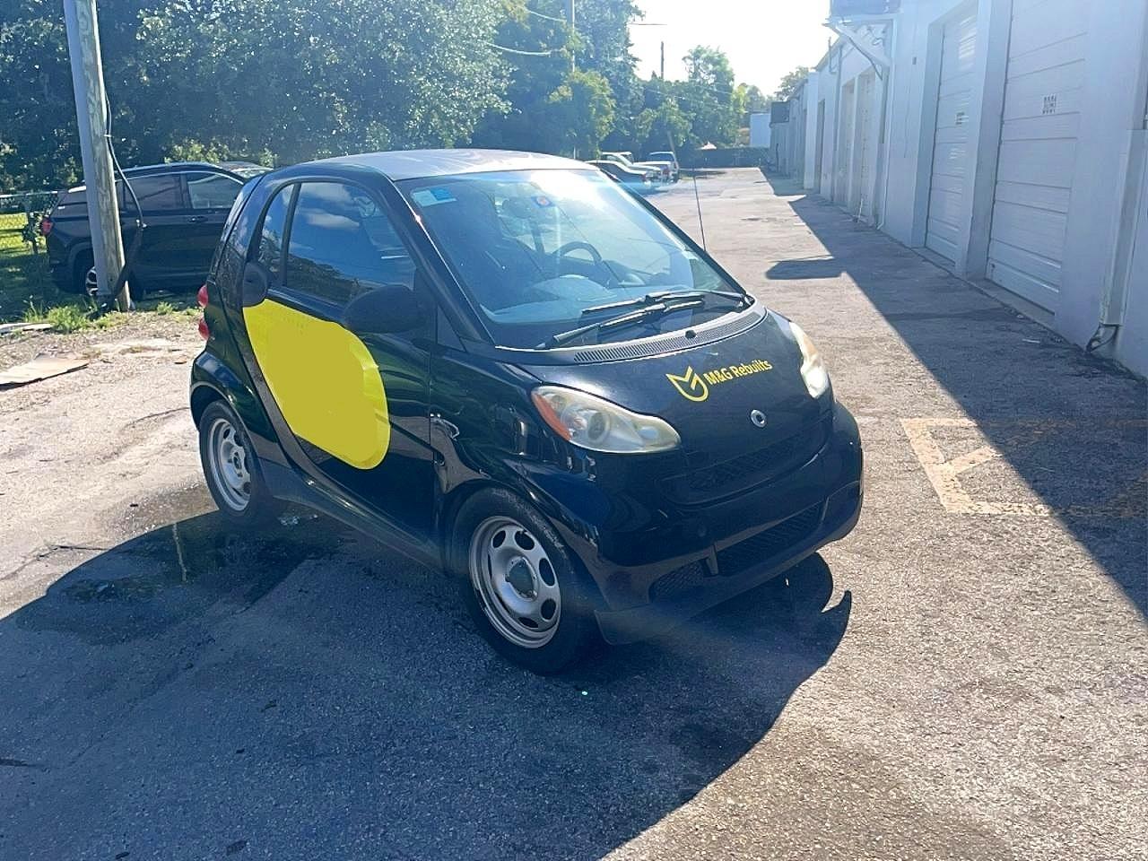 2011 Smart fortwo Pure, VIN WMEEJ3BA7BK427517 — Normal wear