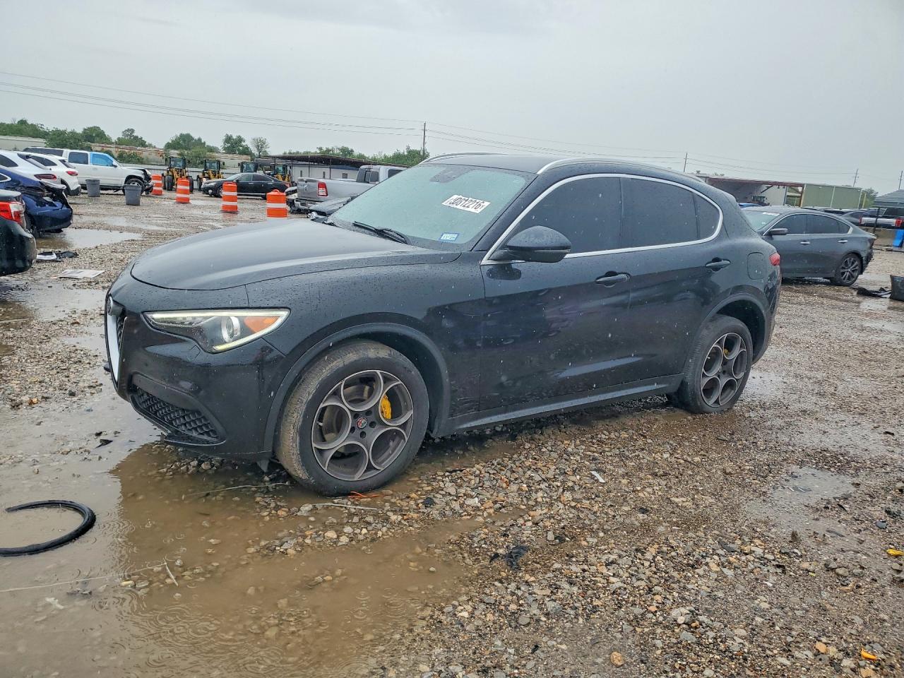 2018 Alfa Romeo Stelvio Ti, VIN ZASFAKBN4J7B91255 — Бок