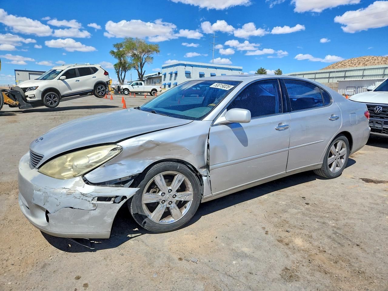 2005 Lexus ES 350, VIN JTHBA30G155095052 — Перед