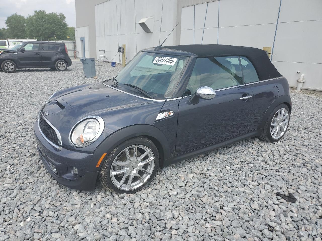 2012 MINI Convertible S, VIN WMWZP3C56CT250886 — Перед