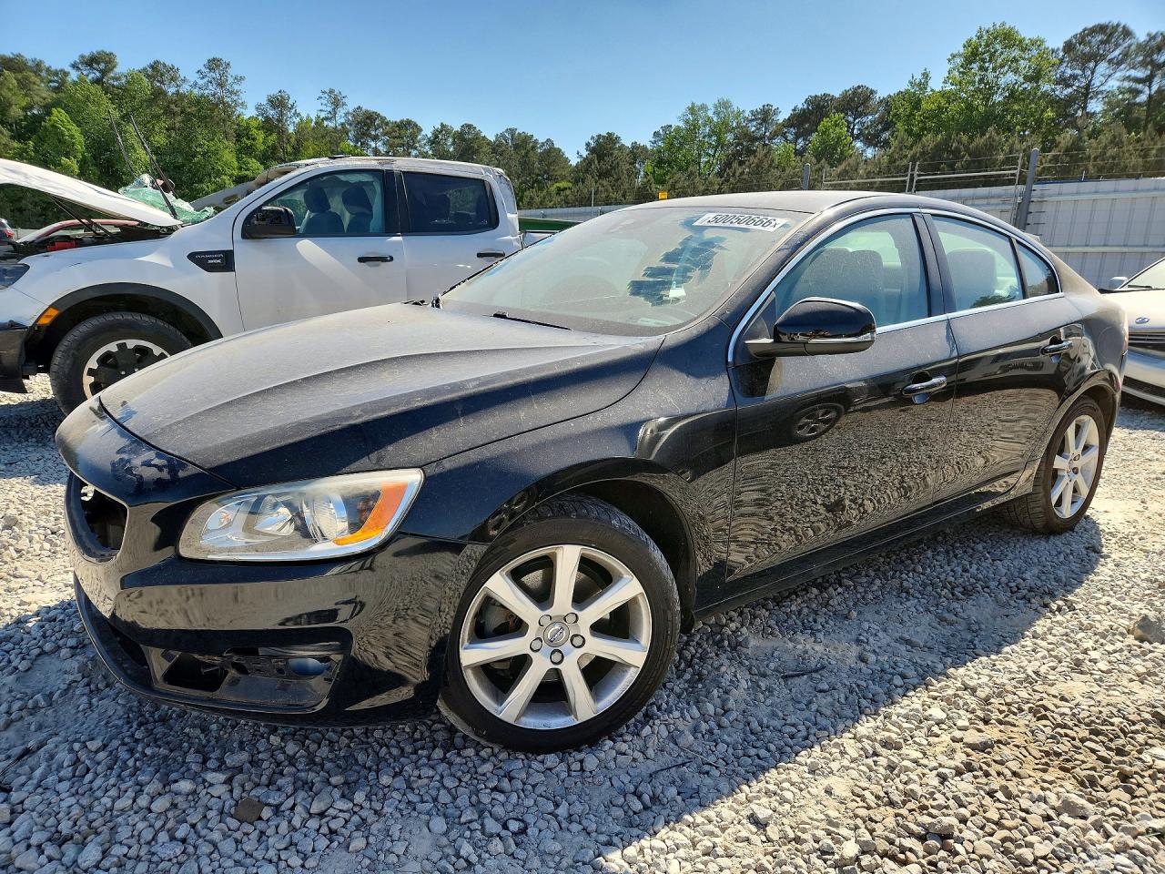 2016 Volvo S60 T5 Drive-E Premier, VIN YV126MFK4G2400224 — Front end