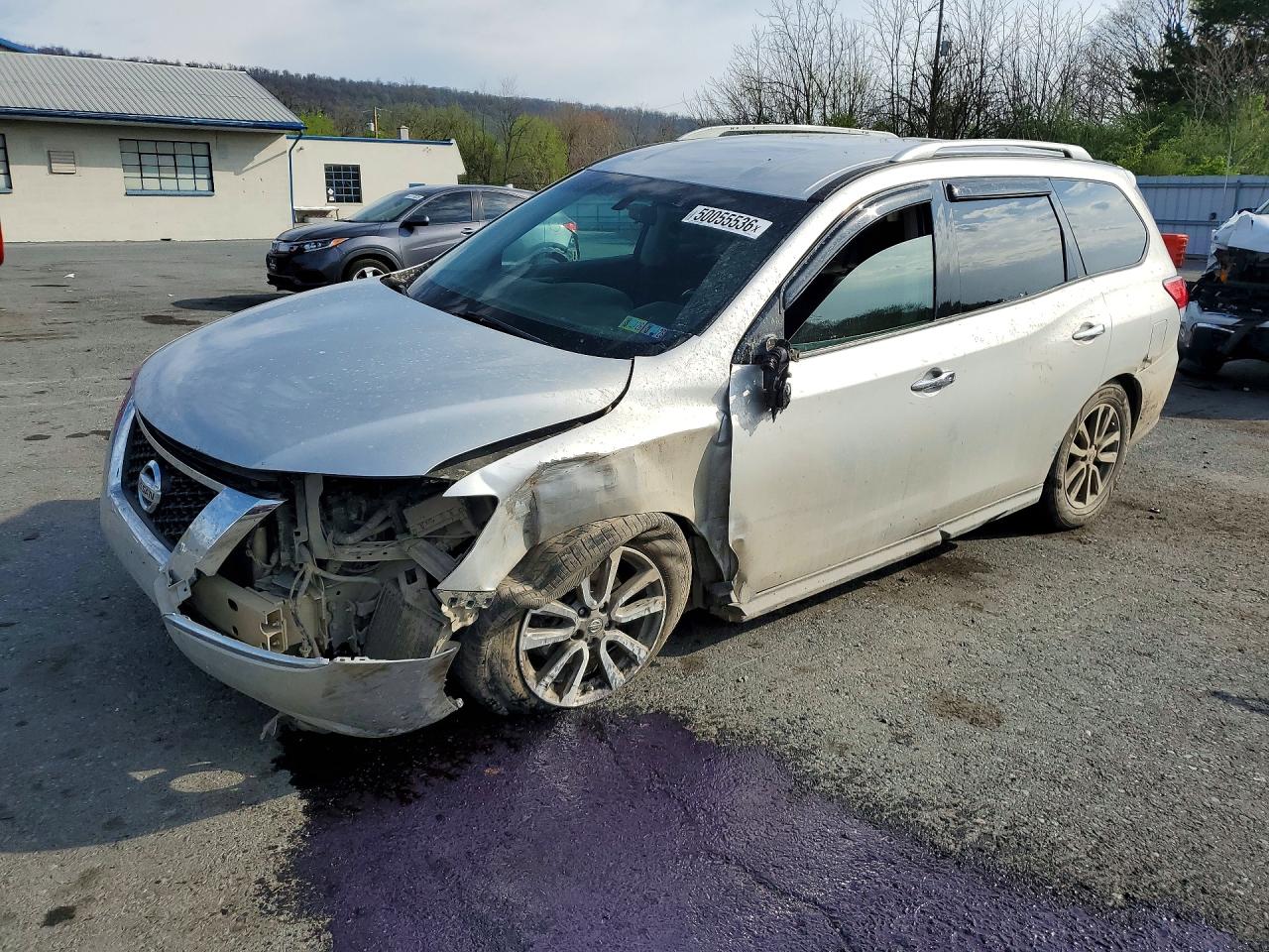 2014 Nissan Pathfinder Platinum, VIN 5N1AR2MM9EC699388 — Перед