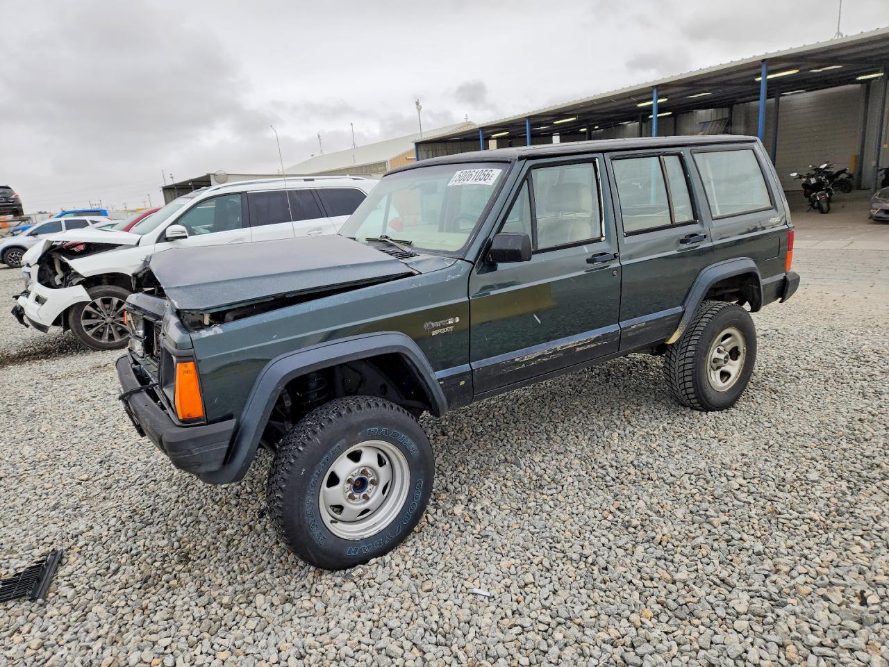 1993 Jeep Cherokee Sport, VIN 1J4FJ68S7PL547320 — Front end