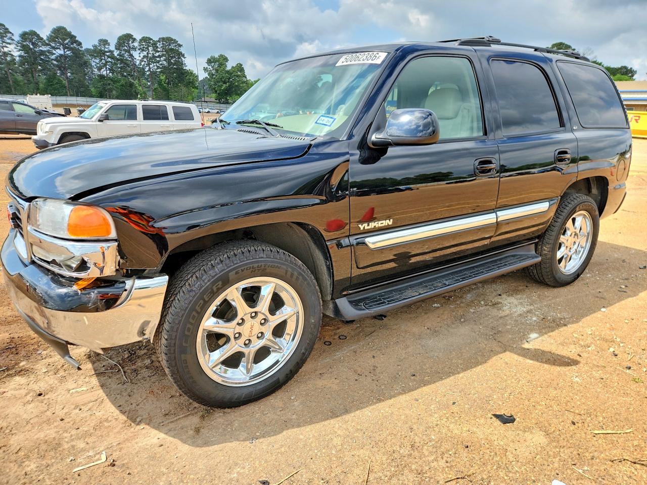 2004 GMC Yukon SLE, VIN 1GKEC13V34R274003 — Перед