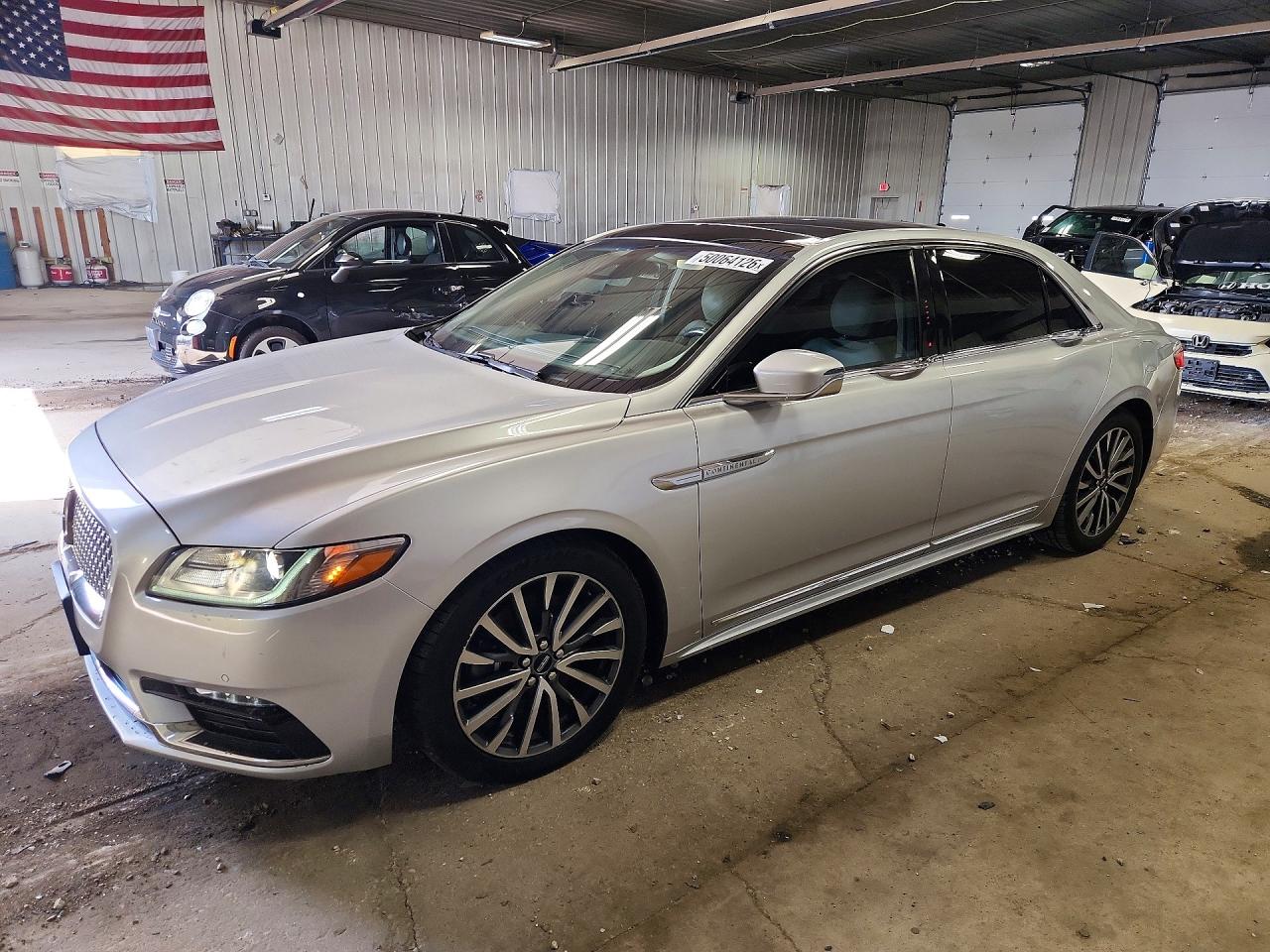 2018 Lincoln Continental Select, VIN 1LN6L9TKXJ5601855 — Side