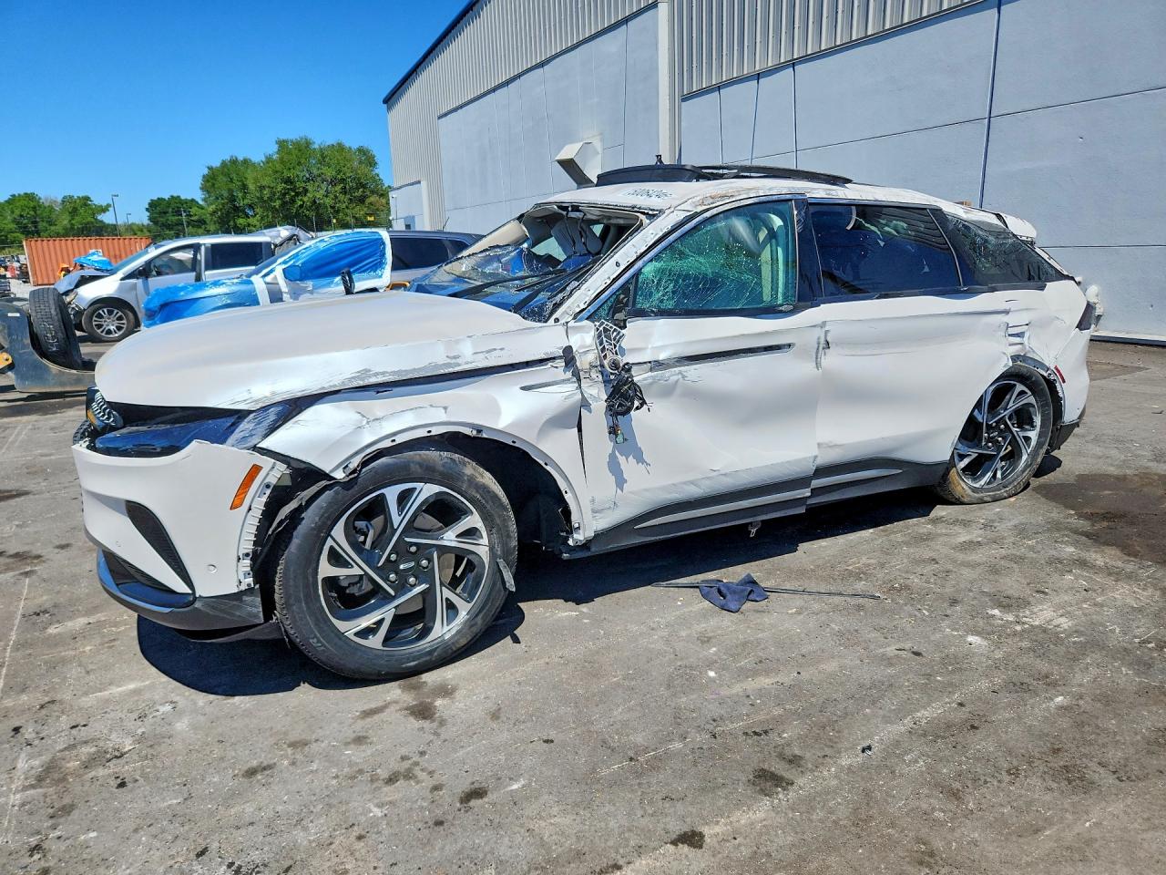 2024 Lincoln Nautilus Premiere, VIN 5LMPJ8J43RJ806278 — Rollover