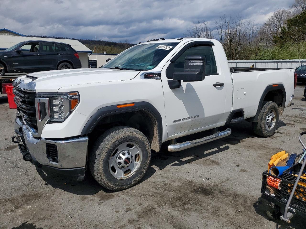 2020 GMC Sierra 2500HD Pro, VIN 1GT39LE7XLF227501 — Front end