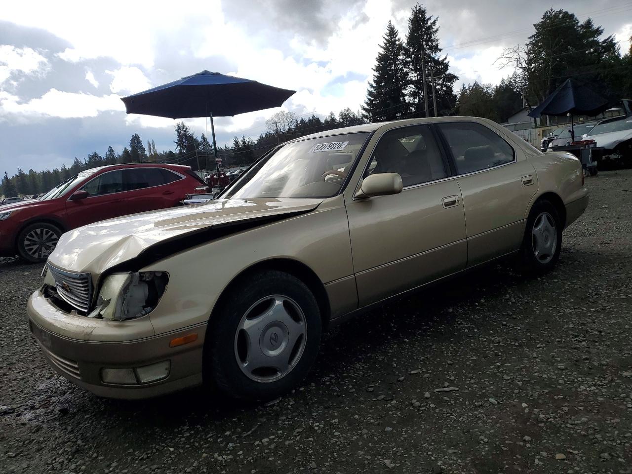 2000 Lexus LS 400, VIN JT8BH28F3Y0171129 — Front end