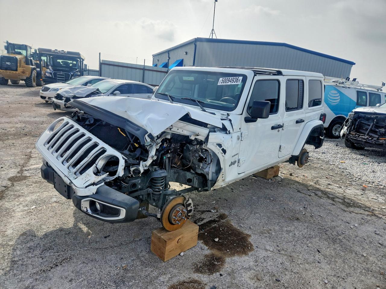 2022 Jeep Wrangler Unlimited Sahara, VIN 1C4HJXEG6NW242035 — Front end