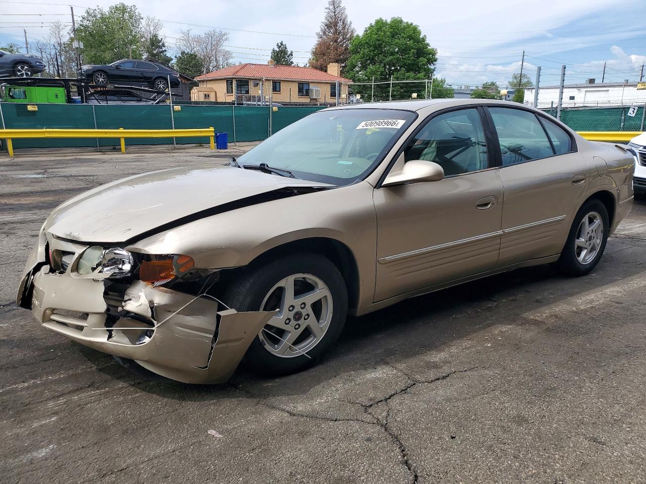 2005 Pontiac Bonneville SE, VIN 1G2HX52K55U187430 — Front end