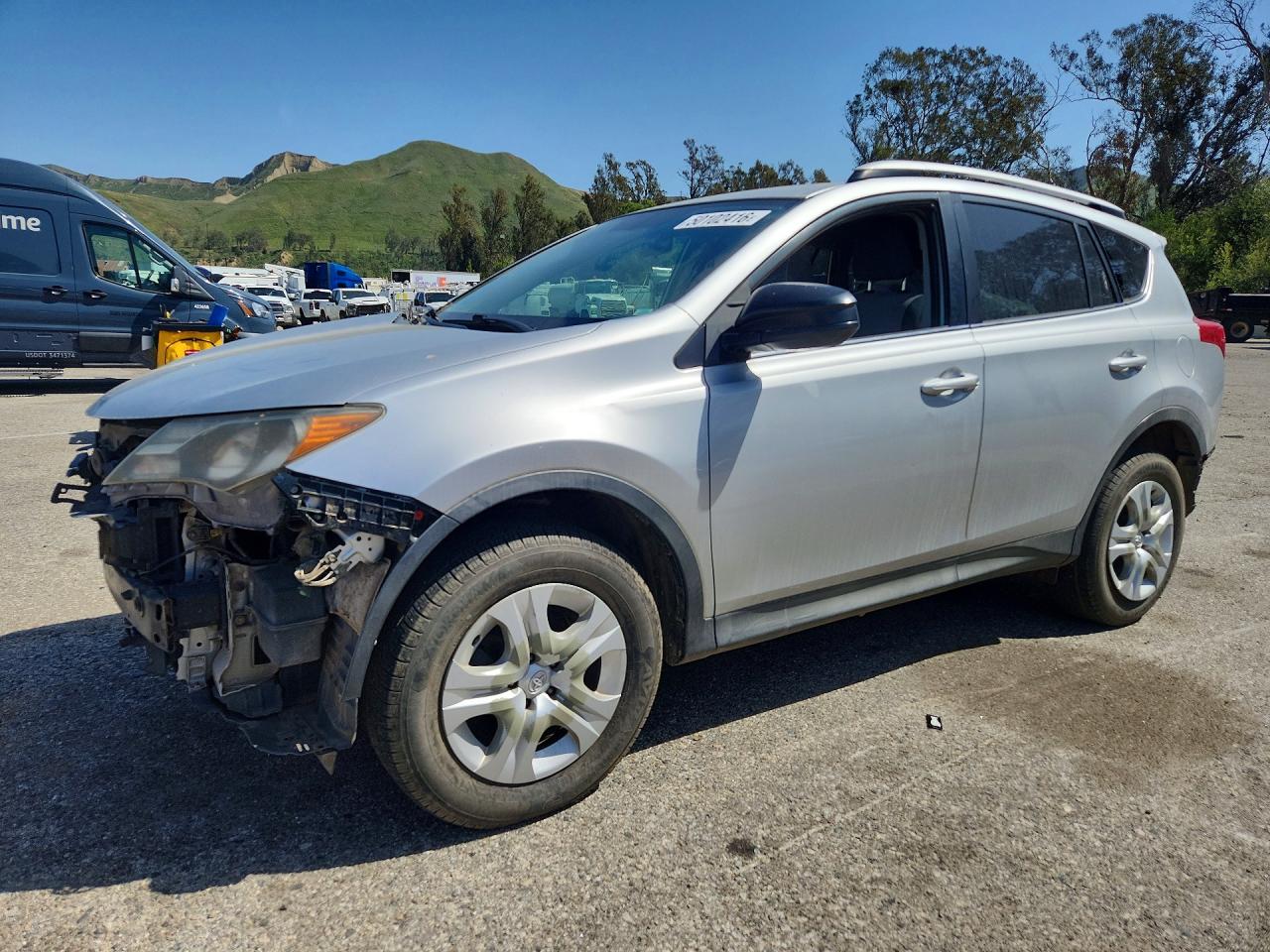 2014 Toyota RAV4 LE, VIN 2T3BFREV7EW190687 — Front end
