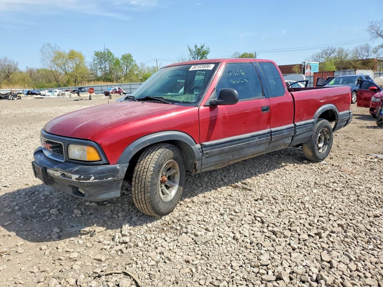 1994 GMC Sonoma SLS 1SG, VIN 1GTCS19W1RK507401 — Front end